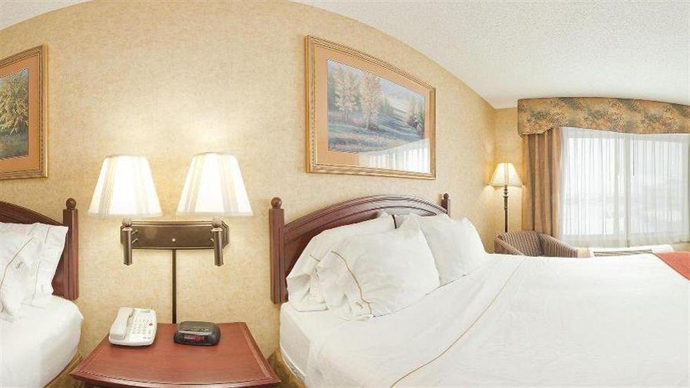Holiday Inn Express Hotel & Suites Bismarck By Ihg Kültér fotó