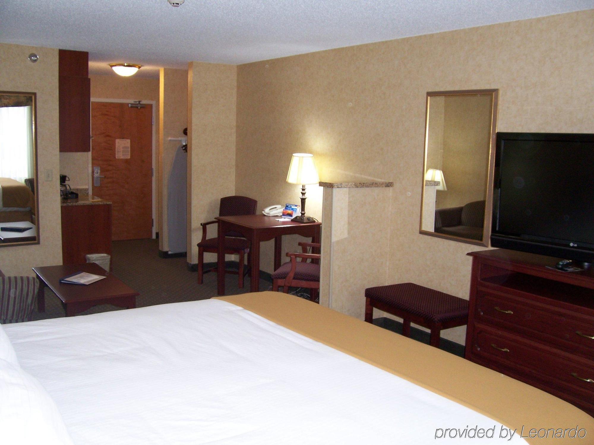 Holiday Inn Express Hotel & Suites Bismarck By Ihg Szoba fotó