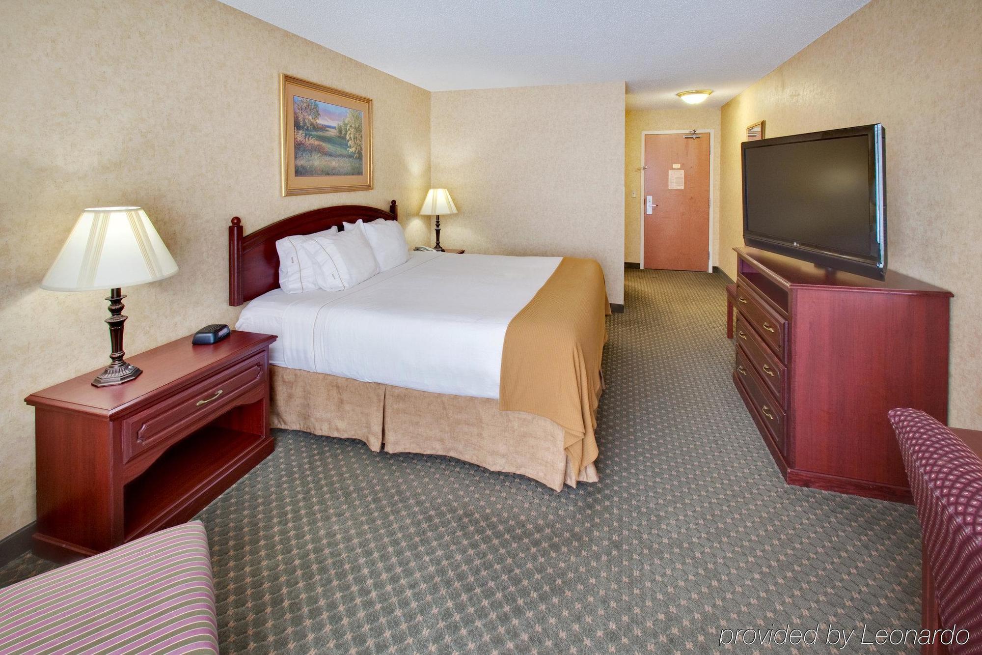Holiday Inn Express Hotel & Suites Bismarck By Ihg Szoba fotó