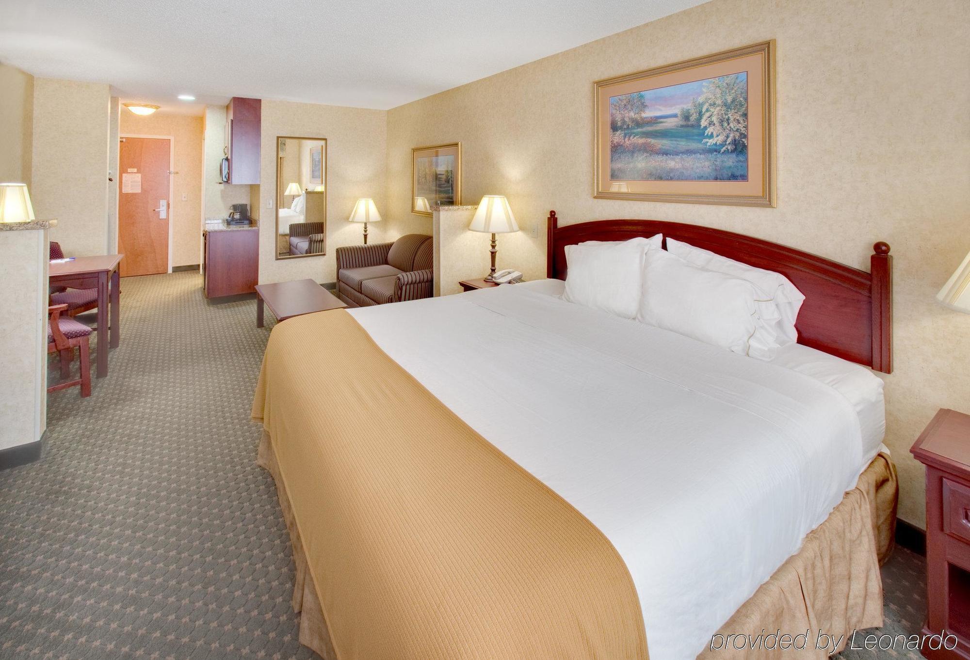 Holiday Inn Express Hotel & Suites Bismarck By Ihg Szoba fotó