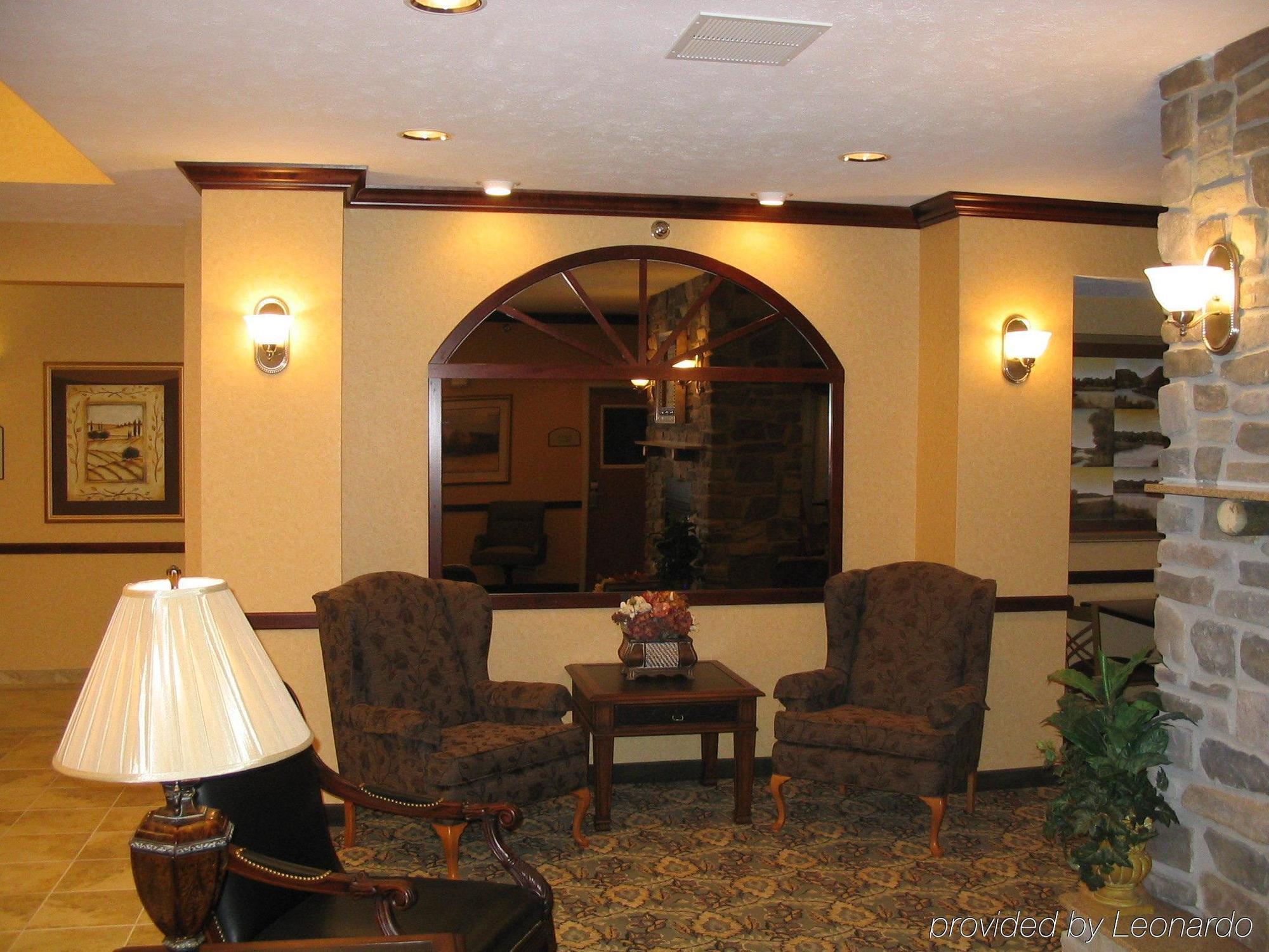 Holiday Inn Express Hotel & Suites Bismarck By Ihg Beltér fotó
