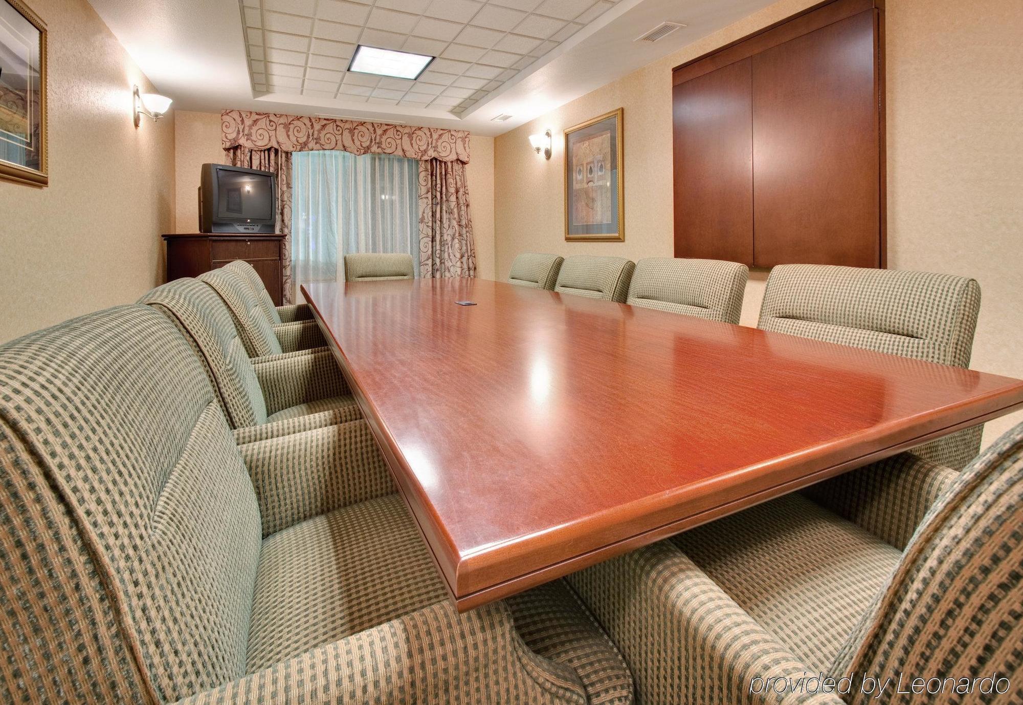 Holiday Inn Express Hotel & Suites Bismarck By Ihg Létesítmények fotó
