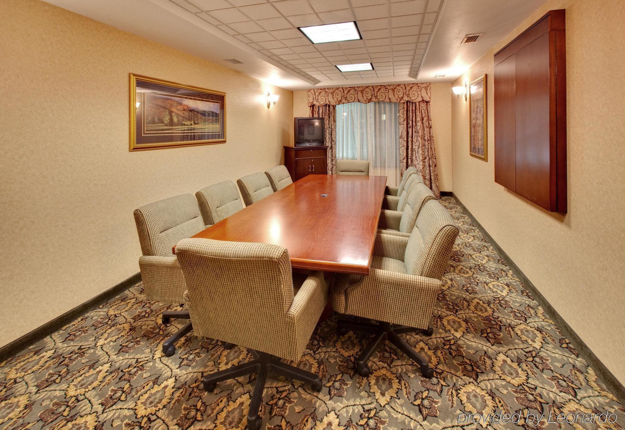Holiday Inn Express Hotel & Suites Bismarck By Ihg Létesítmények fotó