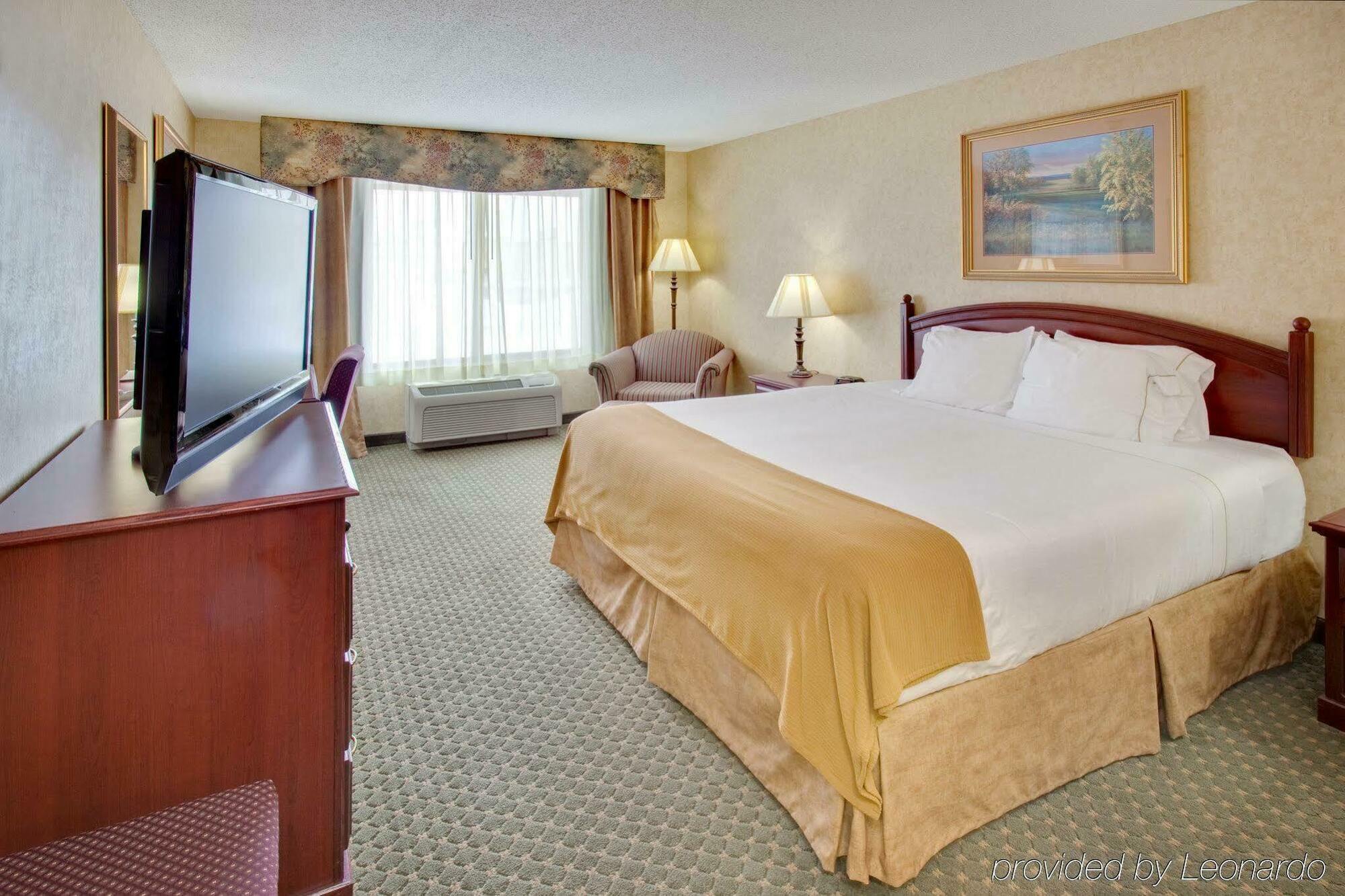 Holiday Inn Express Hotel & Suites Bismarck By Ihg Szoba fotó